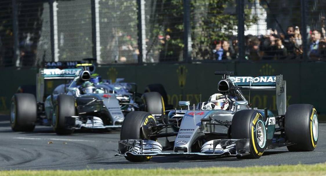 La F.1 riparte da una sicurezza: la Mercedes sar anche quest&#39;anno la Scuderia da battere. Primo GP e prima doppietta, con Hamilton che precede Rosberg. Reuters